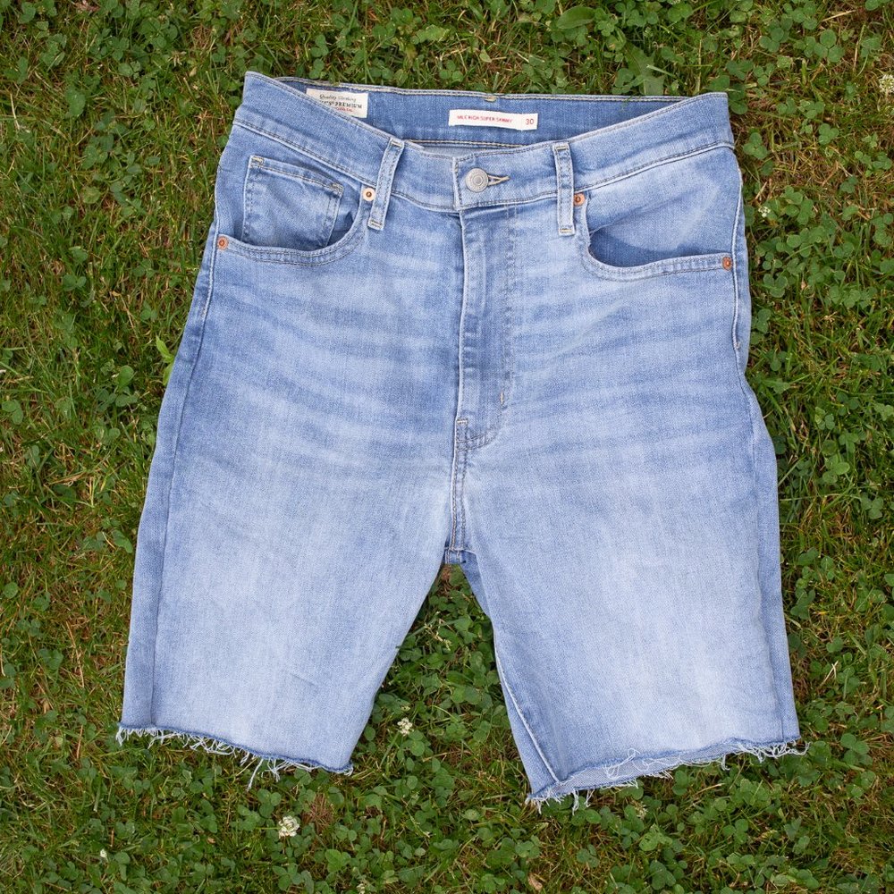 Levi’s high waisted bermuda shorts - Picture 4 of 7